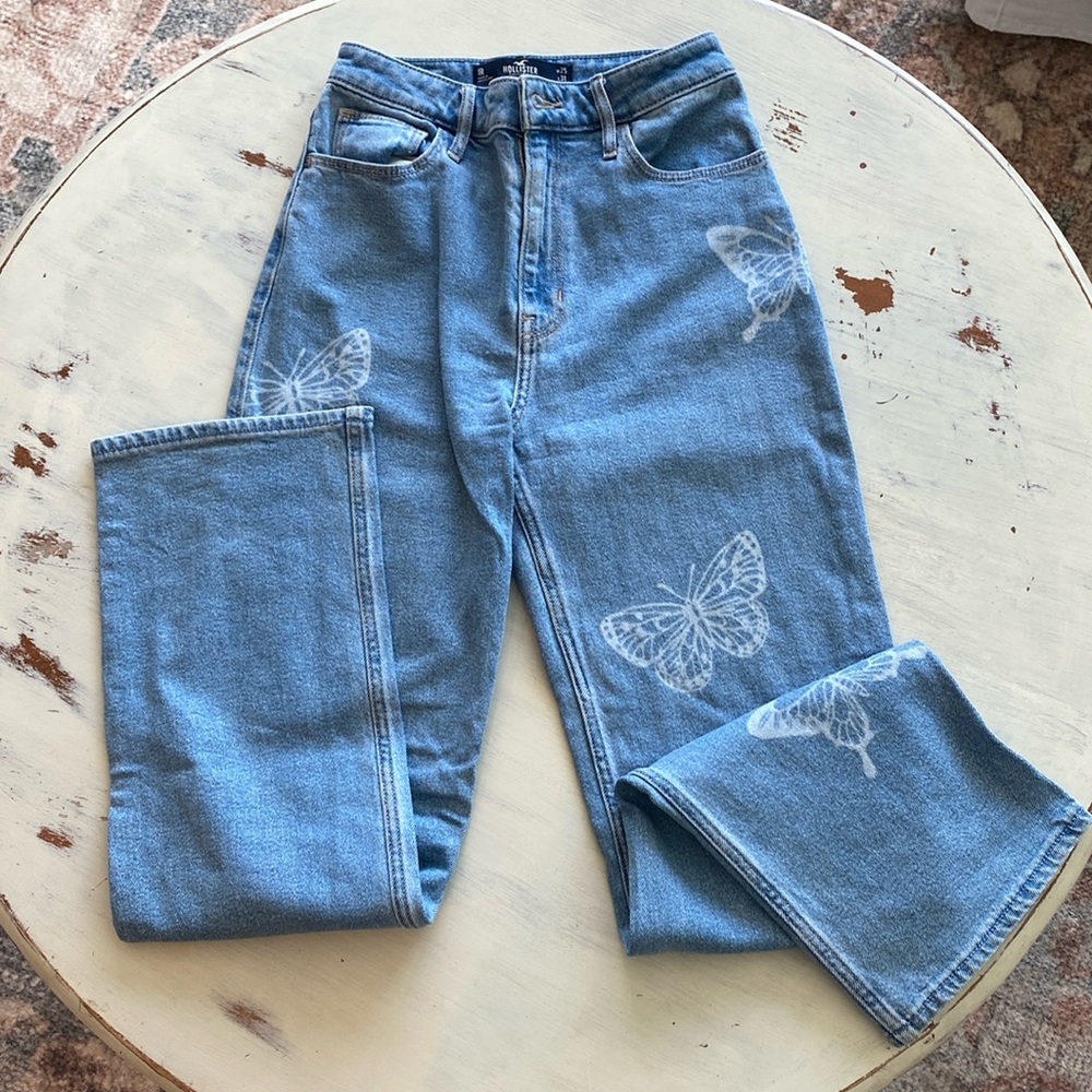 Hollister Ultra High Rise DAD jean Butterfly print Size 1 R W 25 L 31